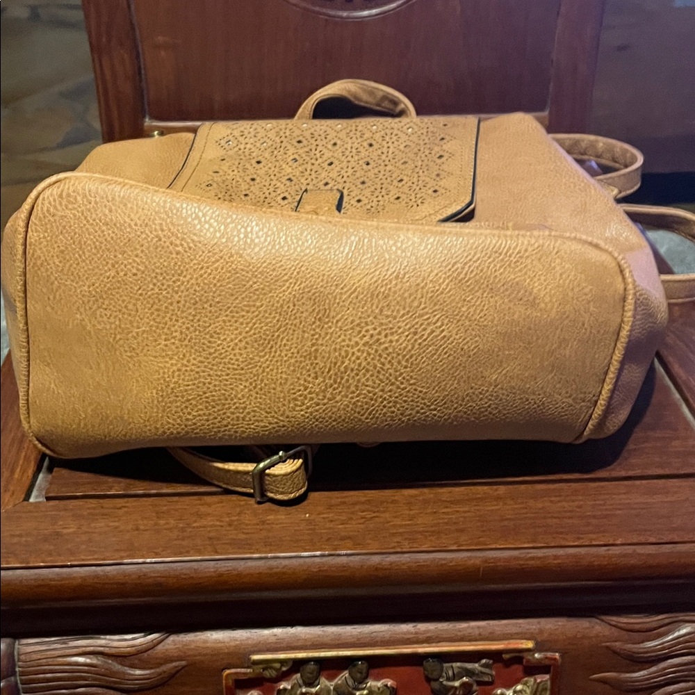 Source Unknown Brown Backpack with Cut-Out Design - Picture 3 of 6